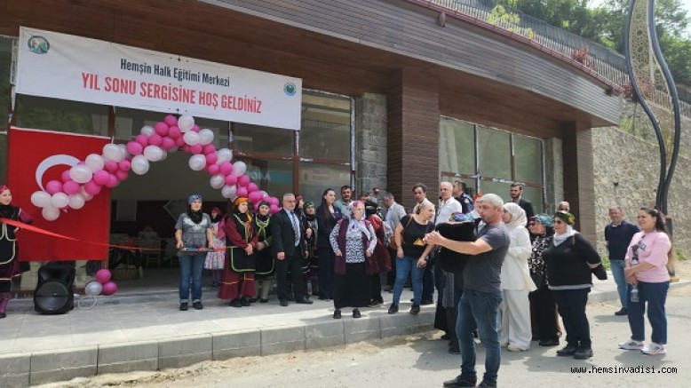 HALK EĞİTİM YIL SONU SERGİSİNİ AÇTI