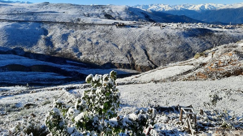 KAÇKARLARA MEVSİMİN İLK KARI YAĞDI