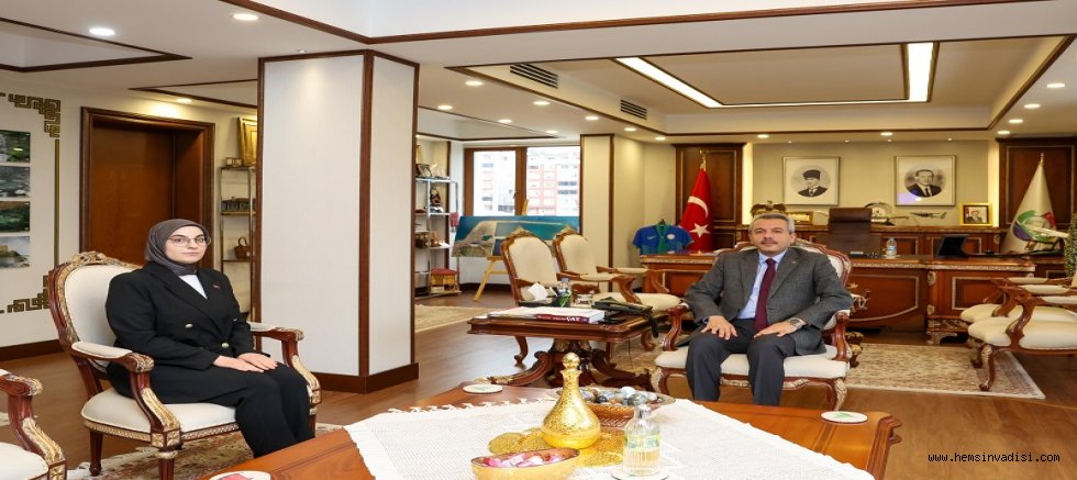 HEMŞİN'E BAYAN KAYMAKAM ATANDI