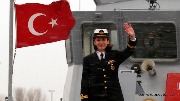 İLK KADIN AMİRAL HEMŞİN'DEN