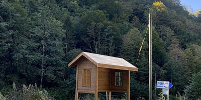 Hemşin Pazar karayolunda duraklar yapılıyor 